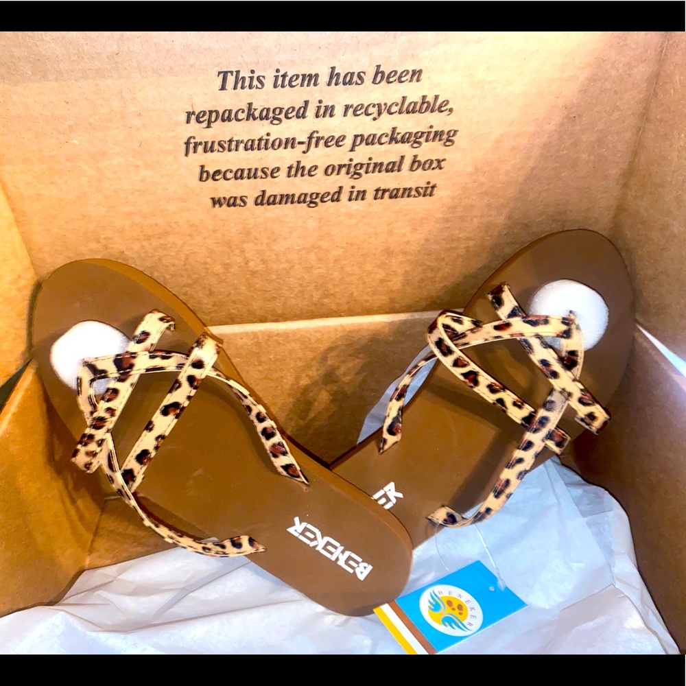 Flip flops. NWT
